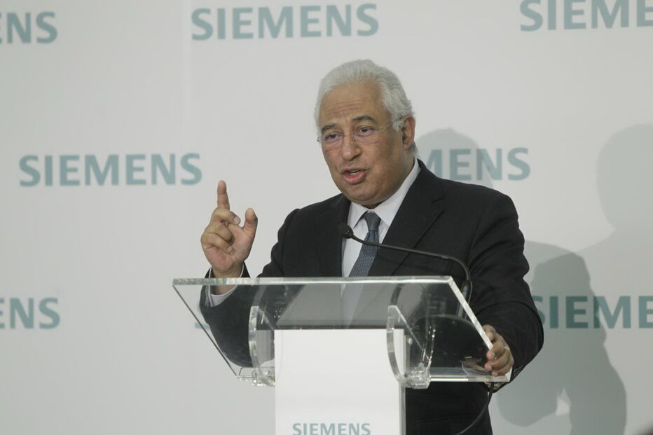 António Costa esteve na fábrica da Siemens em Corroios 