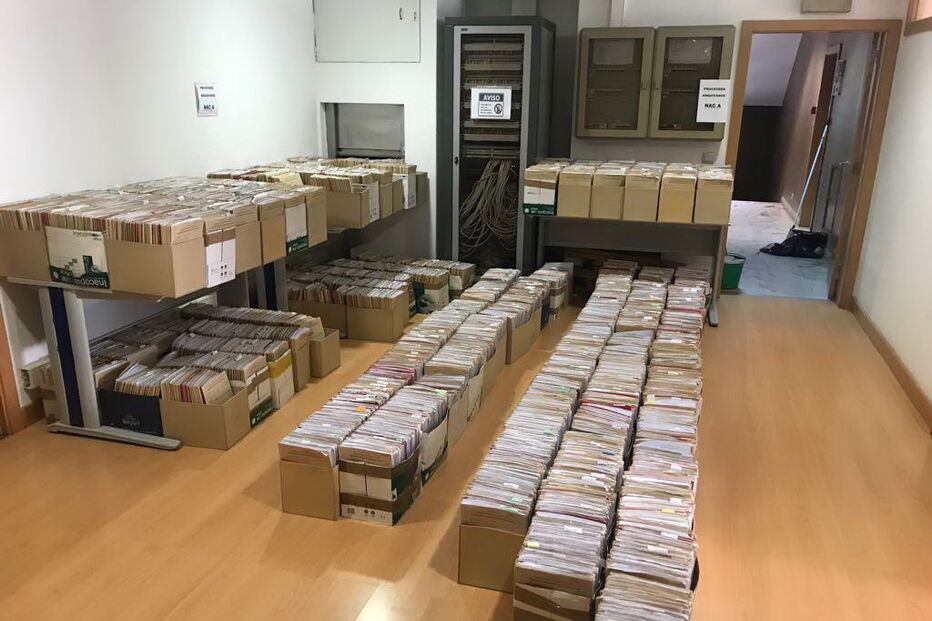 Cave guarda acervo centenário 