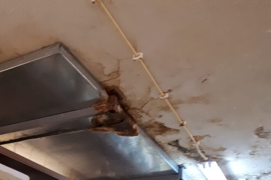 Cave guarda acervo centenário 