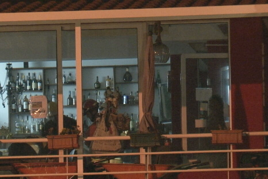 Retirado corpo de jovem de 23 anos que morreu soterrada em restaurante na Madeira