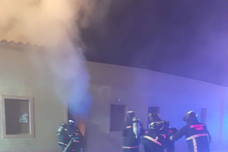 Incêndio destrói antigo café em Faro
