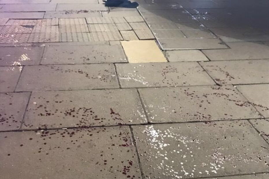 Três jovens esfaqueados à porta de discoteca no centro de Londres