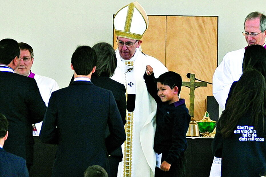 Lucas e a família estiveram com o Papa Francisco na cerimónia de canonização