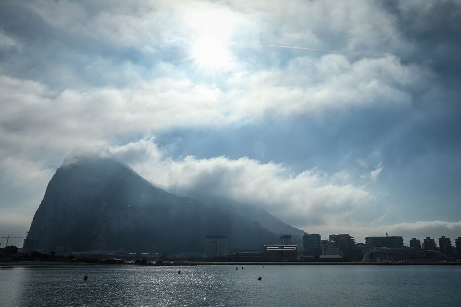 O Rochedo de Gibraltar é um enclave britânico no sul de Espanha