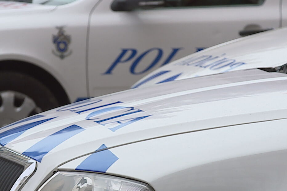 Homem agride mulher à porta da esquadra da PSP na Reboleira