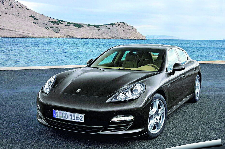 O modelo Panamera custa, no mínimo, 110 mil euros, sem extras 