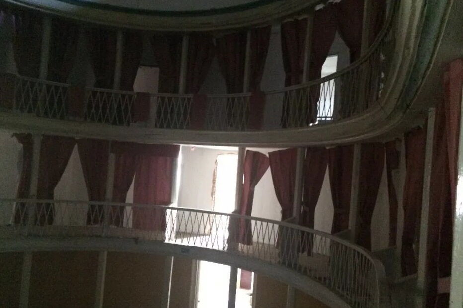 Teatro de Portalegre está à venda