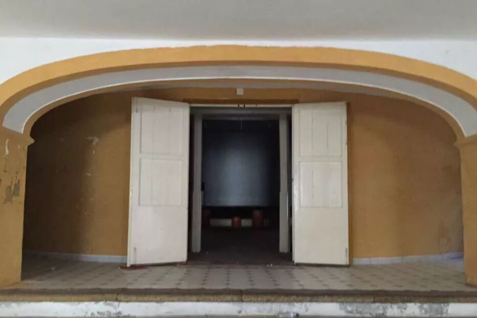 Teatro de Portalegre está à venda