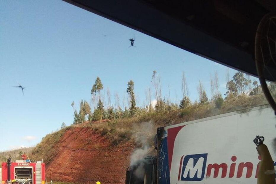 Camião em chamas no IC8 condiciona trânsito no sentido Pombal-Castelo Branco