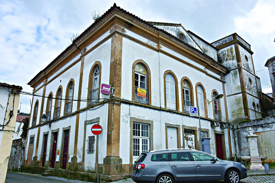 Teatro Portalegrense, no centro da cidade, pertence a privados, que querem desfazer-se do edifício 