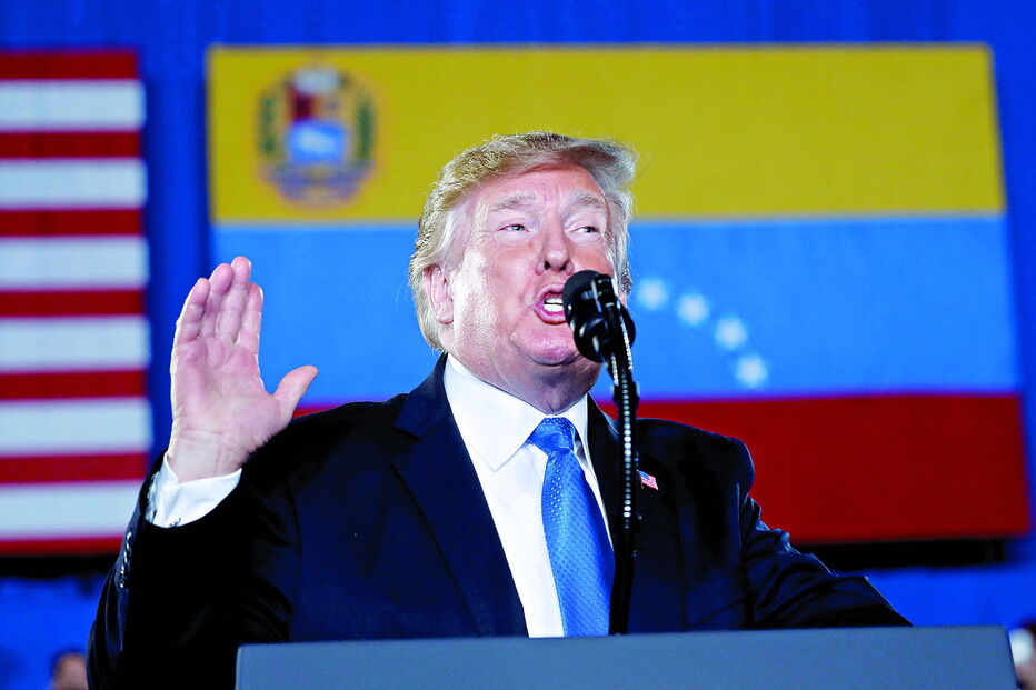 Trump discursou em Miami ante membros da comunidade venezuelana e elogiou a coragem dos que combatem Maduro  
