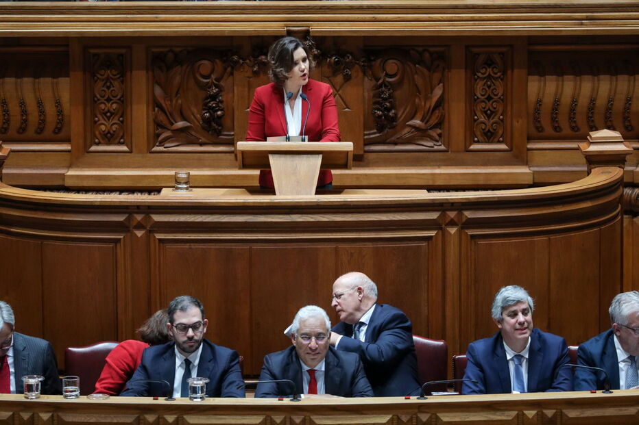 Assunção Cristas no debate da moção de censura ao governo de António Costa no Parlamento	