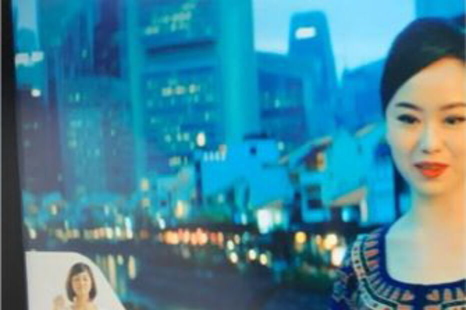 Passageiro encontra câmara embutida em ecrã de televisão de avião