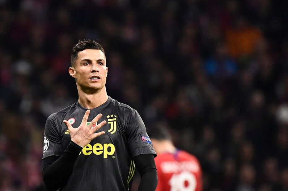 Cristiano Ronaldo responde aos adeptos do Atlético no regresso a Madrid