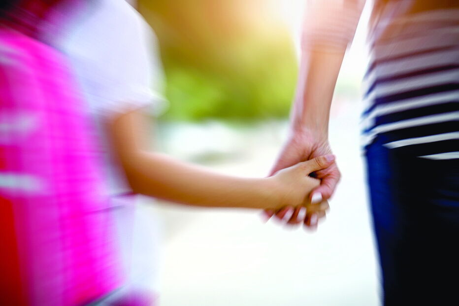 Mulher rapta e ameaça matar filha menor 