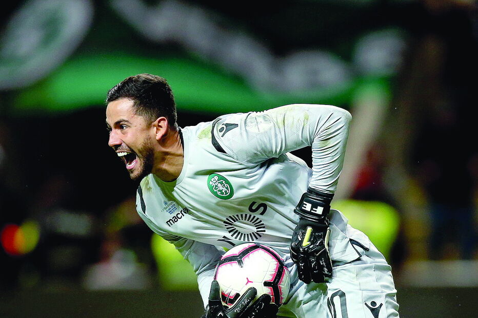 Renan estava emprestado pelo Estoril, mas o Sporting comprou o passe