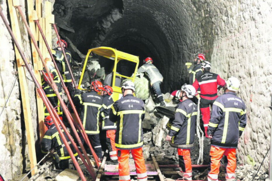 Emigrante português morre em desabamento de túnel em França