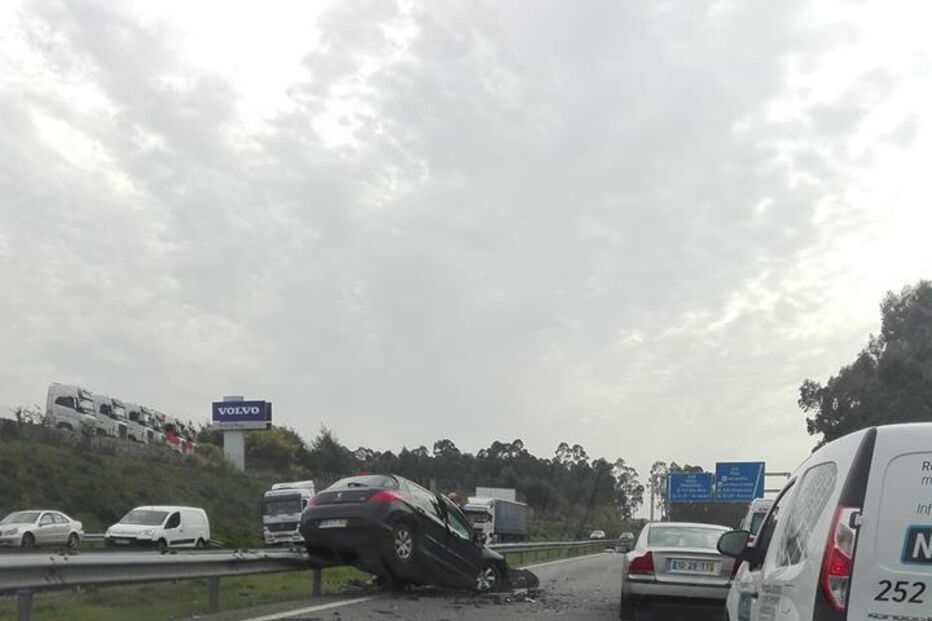 Despiste na A28 em Matosinhos faz um ferido grave