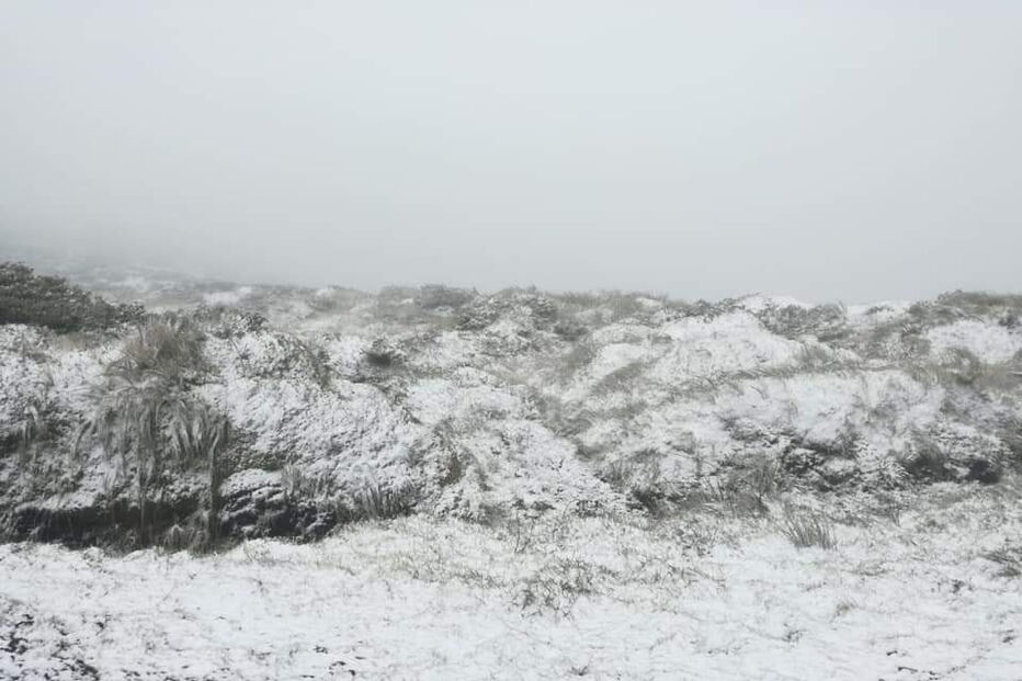 Neve na Ilha das Flores