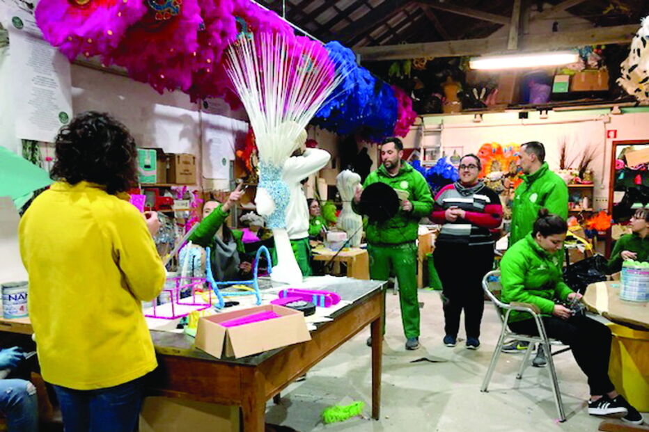 Preparativos estão a ser ultimados com ajustes às roupas e muito companheirismo à mistura 