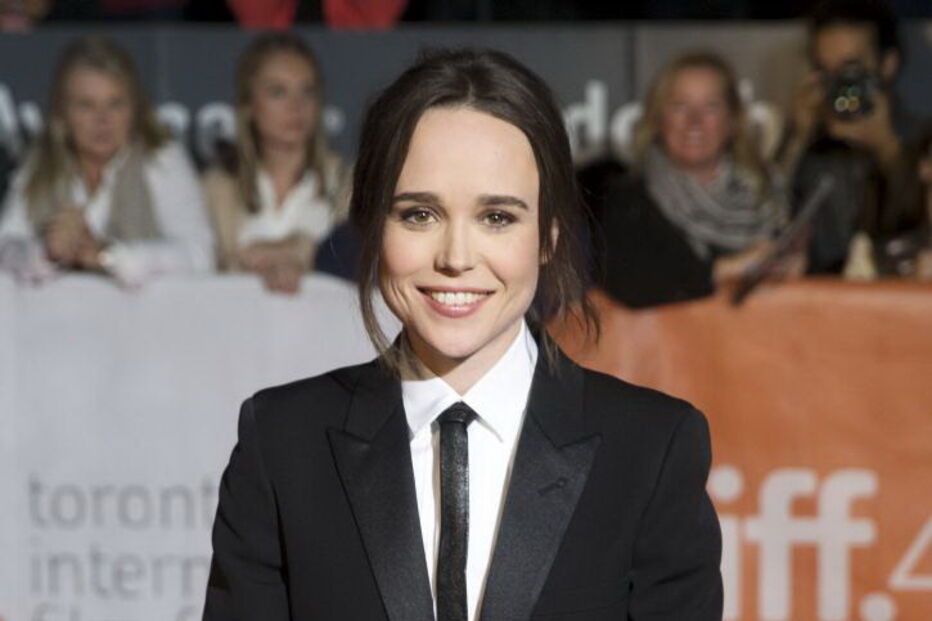 Ellen Page foi obrigada a usar vestidos e saltos altos para 