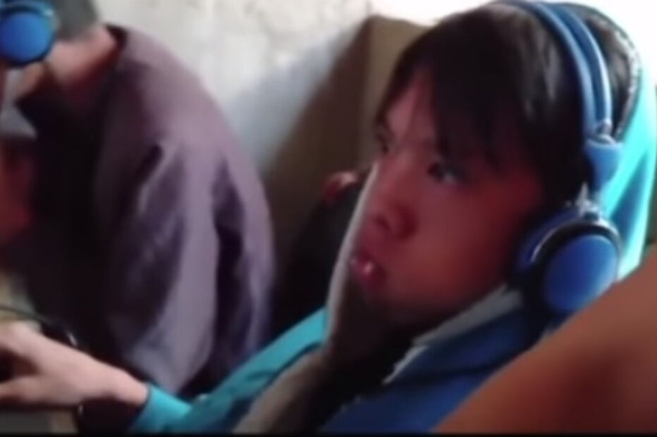 Carlito tem 13 anos e é viciado no jogo 'Rules of Survival'