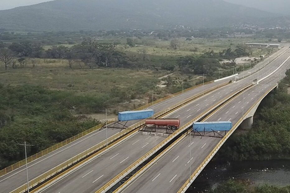 Autoridades venezuelanas 'fecham' pontes com ligação à Colômbia