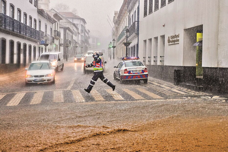 Angra do Heroísmo, na ilha Terceira (Açores), foi um dos locais mais afetados pela passagem da depressão ‘Kyllian’   