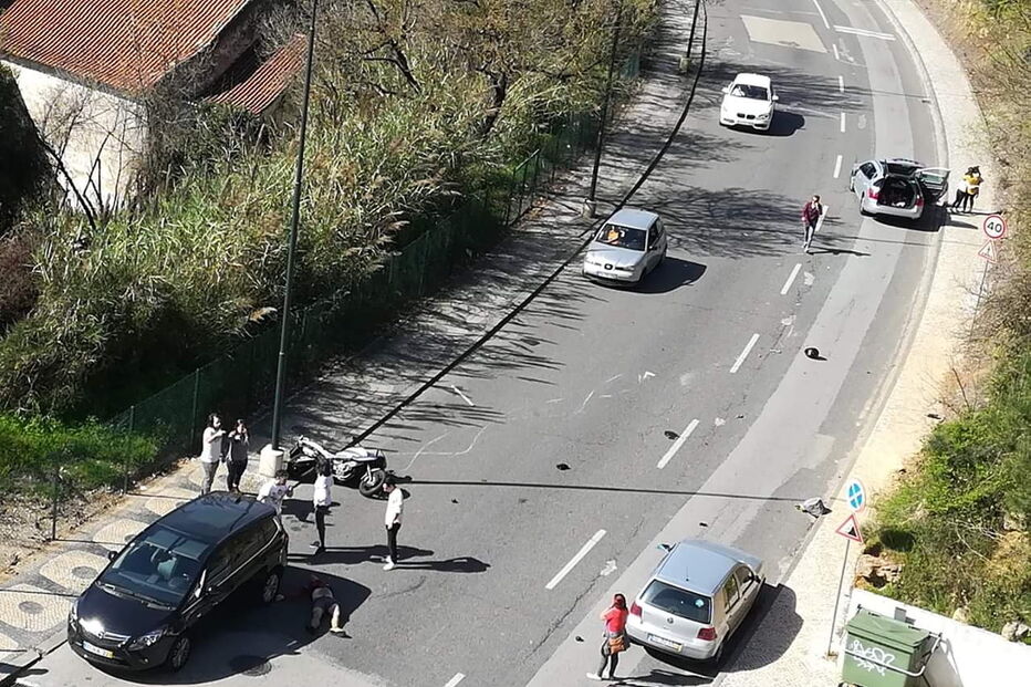 Motociclista morre em colisão com carro em Coimbra