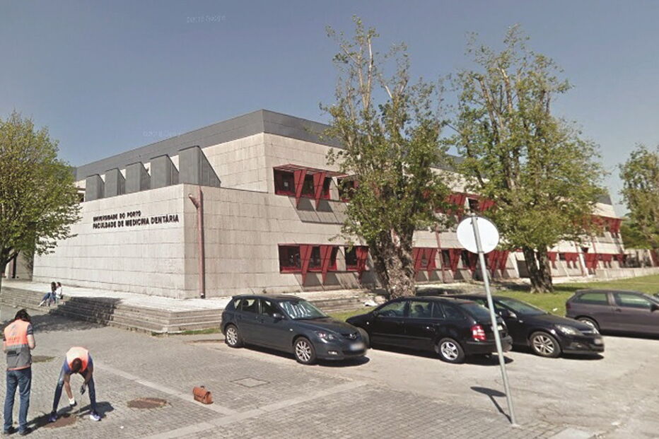 Arguida era tesoureira da Faculdade de Medicina Dentária da Universidade do Porto e sacou dinheiro durante 15 meses 