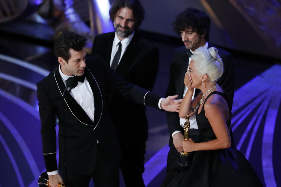 'Shallow' vence a Melhor Canção Original