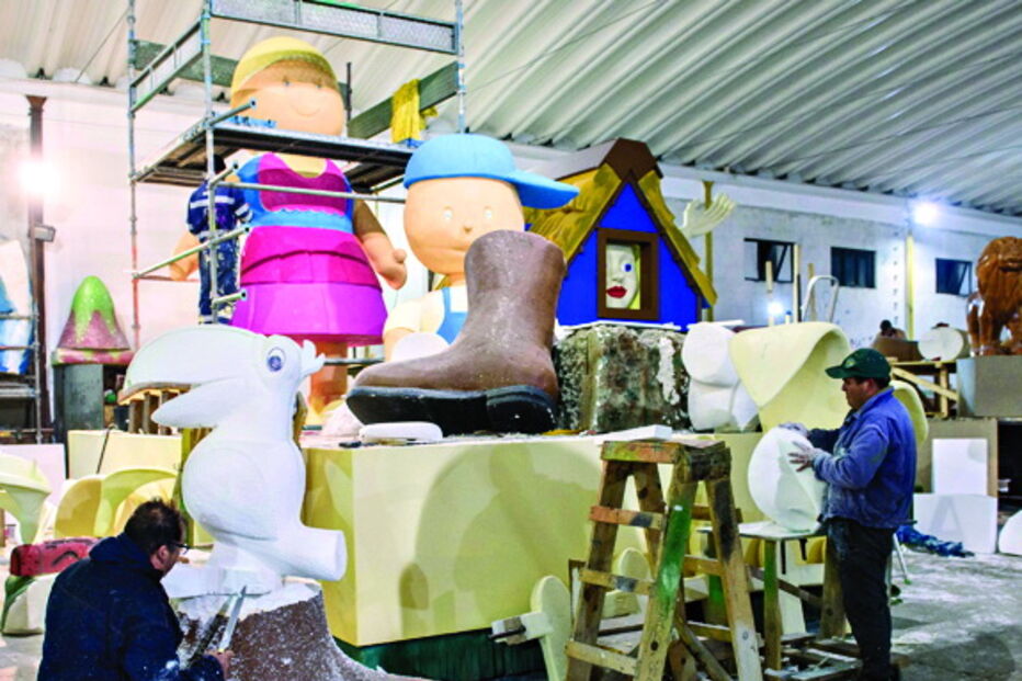 Dois mil foliões celebram Carnaval em Sines