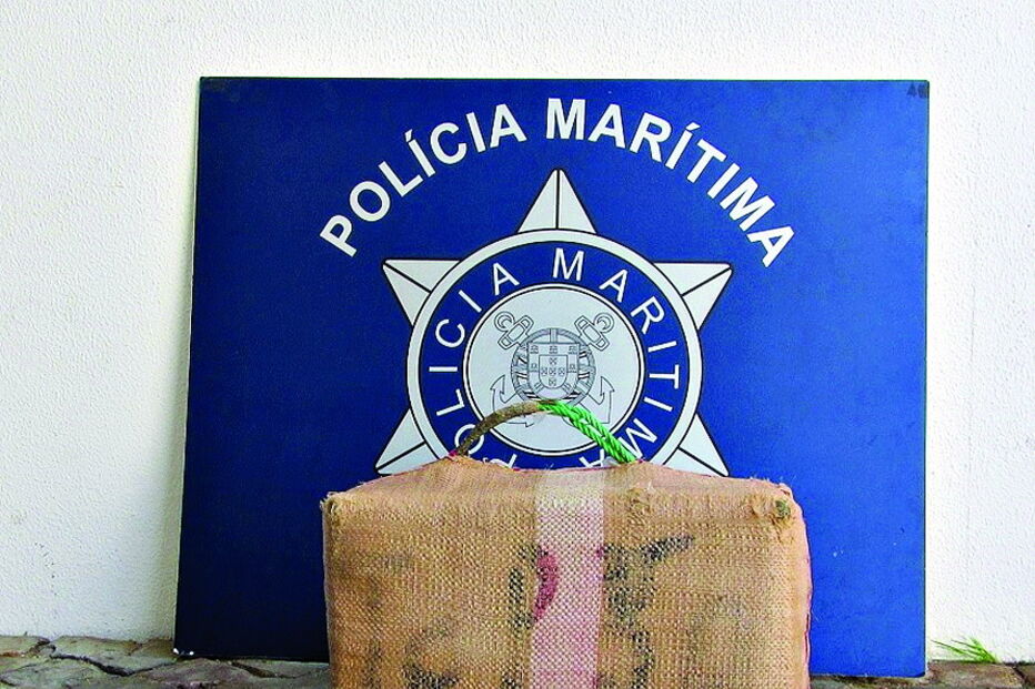 Fardo foi detetado pela Polícia Marítima na atividade de fiscalização diária  