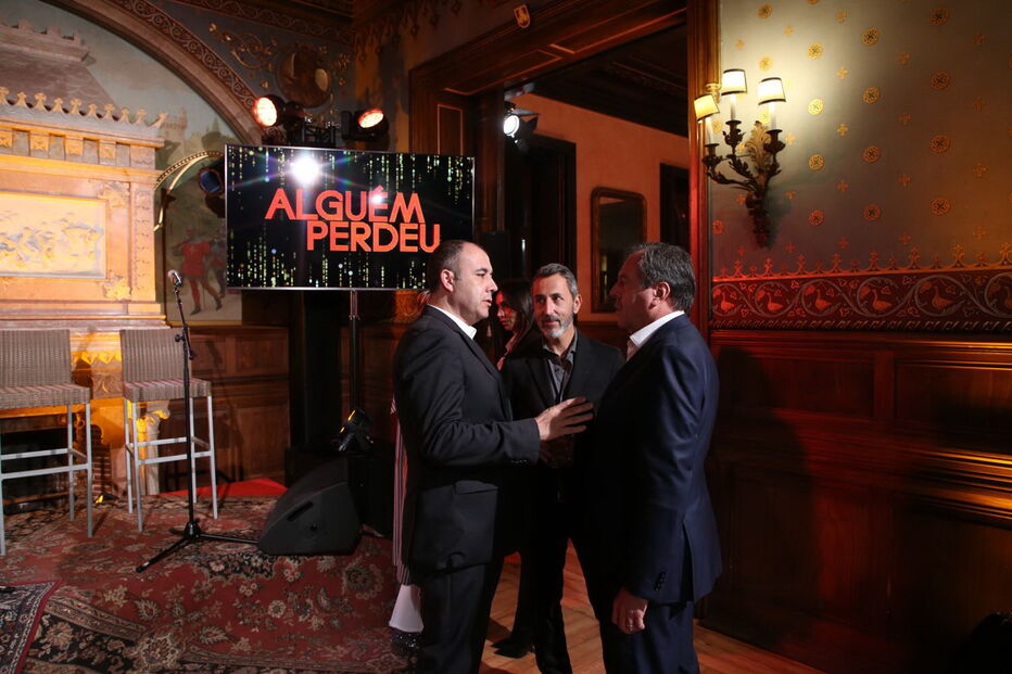 novela, cmtv, apresentação, elenco, atores, estoril, alguém perdeu, ator, atriz