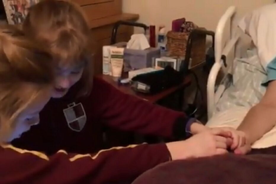 As meninas cantaram para a mãe um dia antes dela morrer