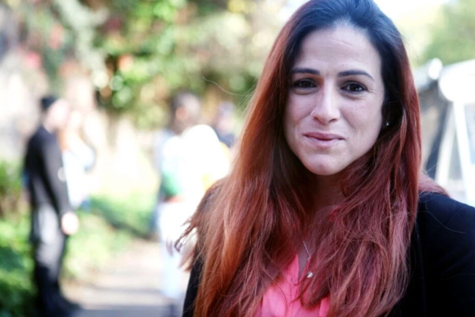 Faz sexo desprotegido com namorada com HIV para ter um filho