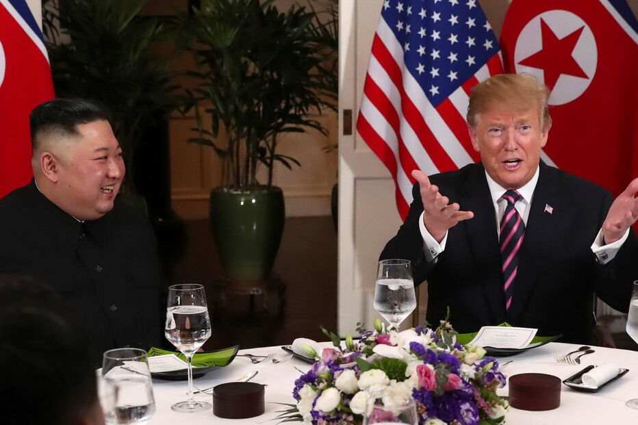 O encontro de Donald Trump e Kim Jong-un em imagens