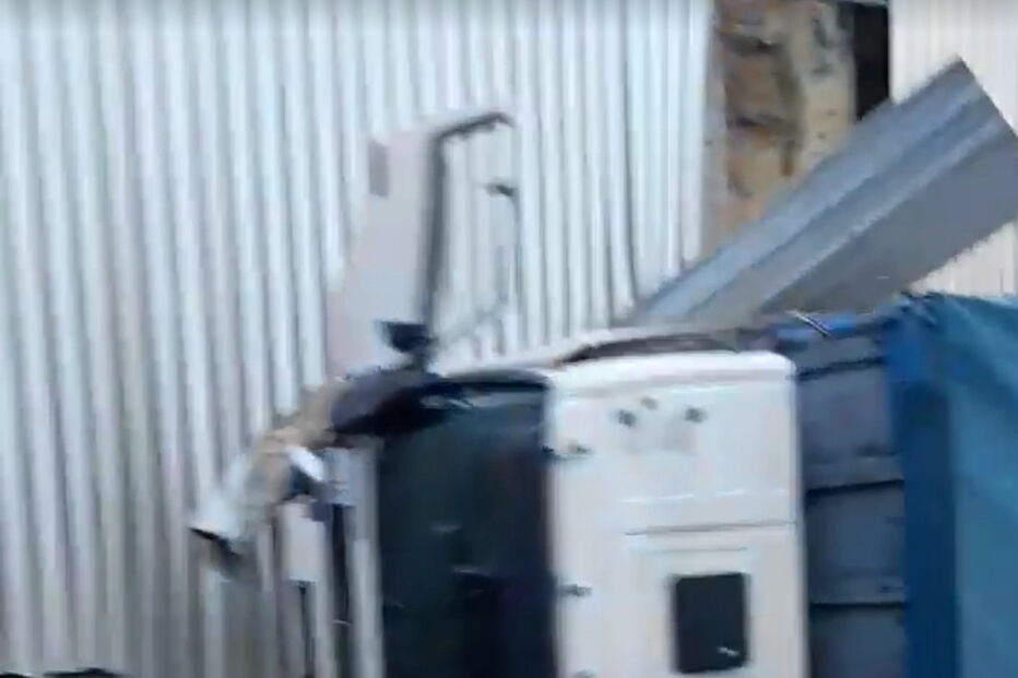 Despiste de camião corta circulação no sentido Norte-Sul do IC2