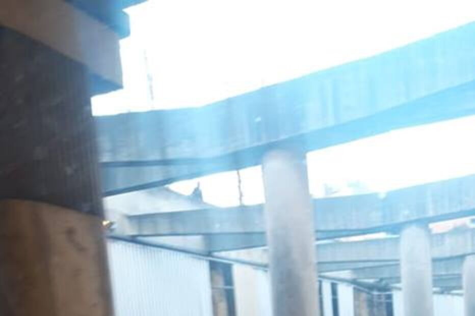 Despiste de camião corta circulação no sentido Norte-Sul do IC2 em Lisboa