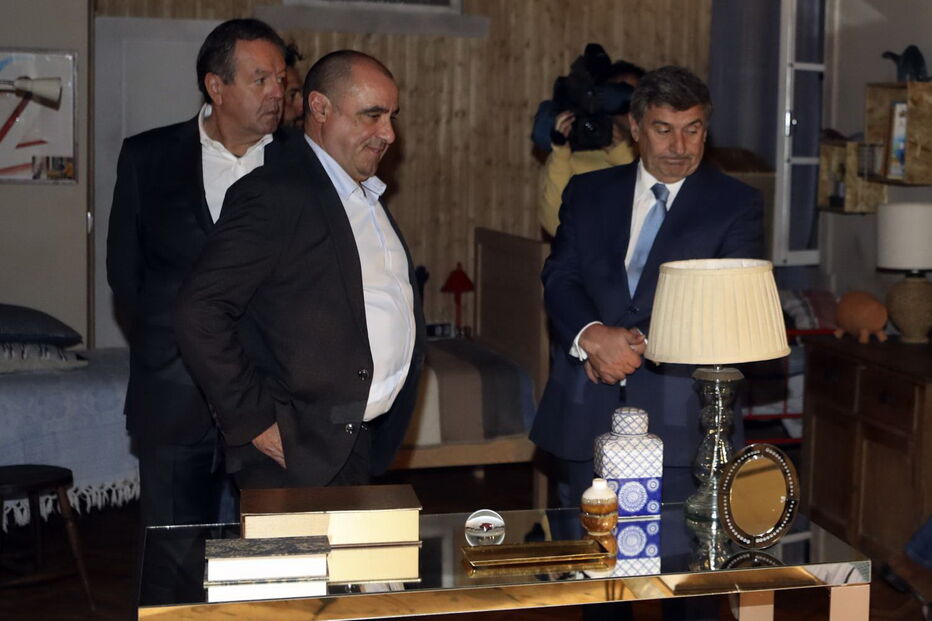 Presidente da Cofina, Administrador e diretor geral do CM e da CMTV visitam os estúdios da SP Televisão onde decorrem as gravações da telenovela da CMTV 