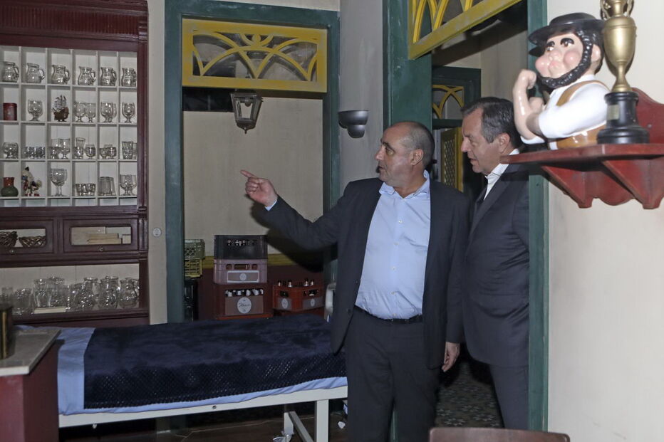 Presidente da Cofina, Administrador e diretor geral do CM e da CMTV visitam os estúdios da SP Televisão onde decorrem as gravações da telenovela da CMTV 