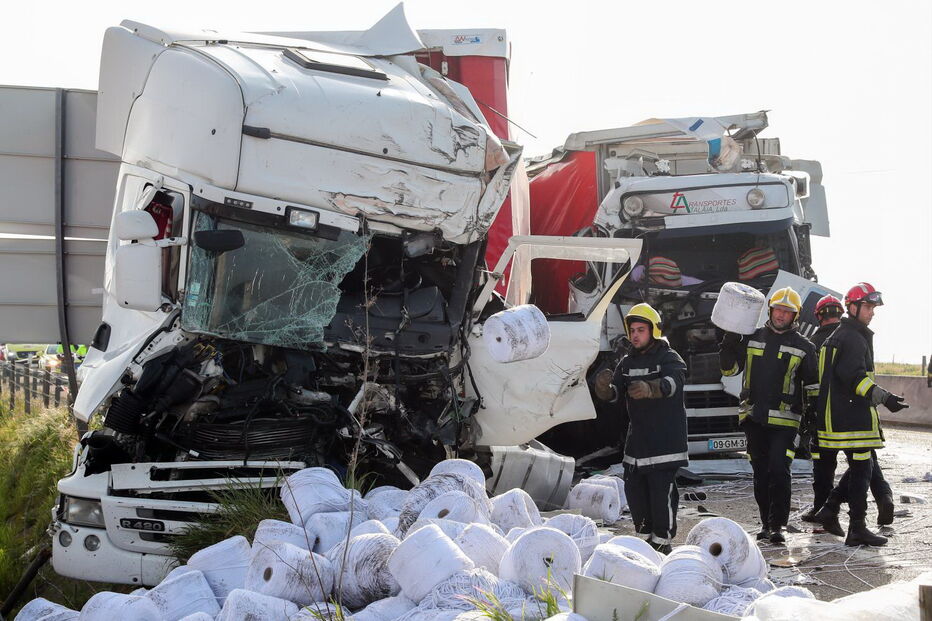 Acidente com cinco camiões e seis carros faz 17 feridos em Elvas