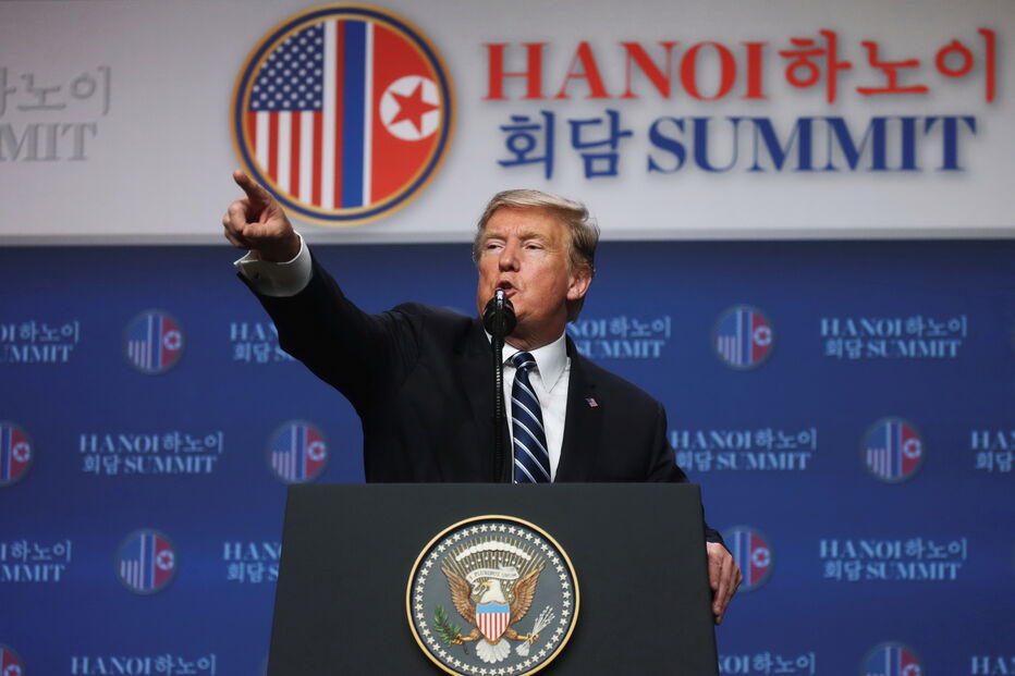 Trump abandona Hanói após cimeira falhada com Kim Jong-Un