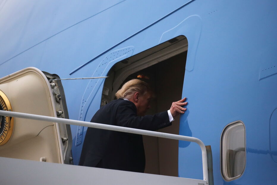 Trump abandona Hanói após cimeira falhada com Kim Jong-Un