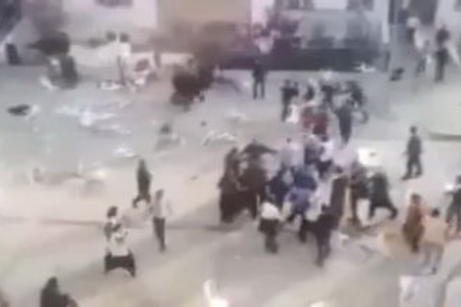 Vídeo mostra caos em casamento por causa de escolha musical