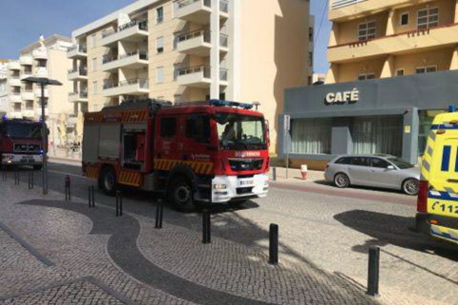 Fogo obriga a retirar 45 pessoas de hotel em Portimão