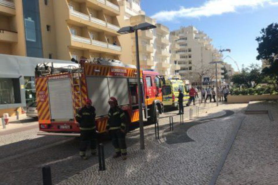 Fogo obriga a retirar 45 pessoas de hotel em Portimão