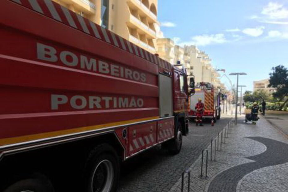 Fogo obriga a retirar 45 pessoas de hotel em Portimão
