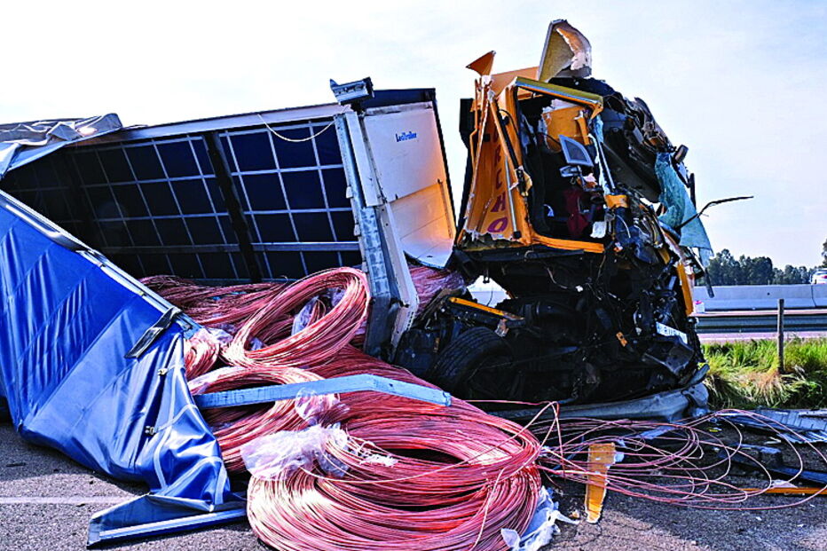 Acidente com camiões no Caia faz vários feridos