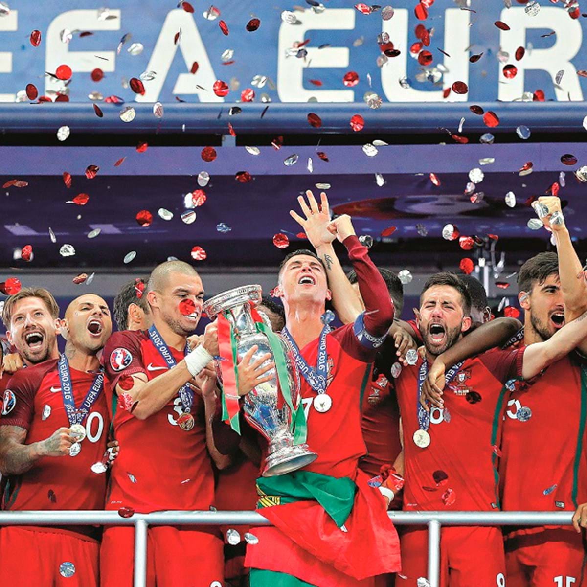 Há sete anos Portugal conquistava o Europeu: onde estão os 23 campeões? -  SIC Notícias